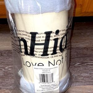 Silver Unhide blanket 50x60